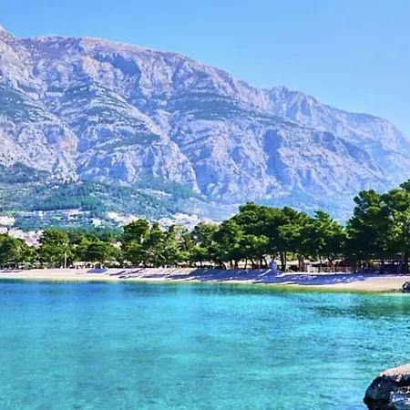 Alma In Makarska