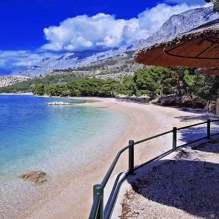 Apartment Alma In Makarska