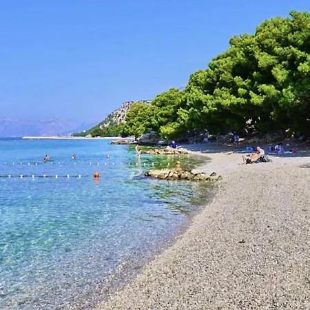 Alma In Makarska